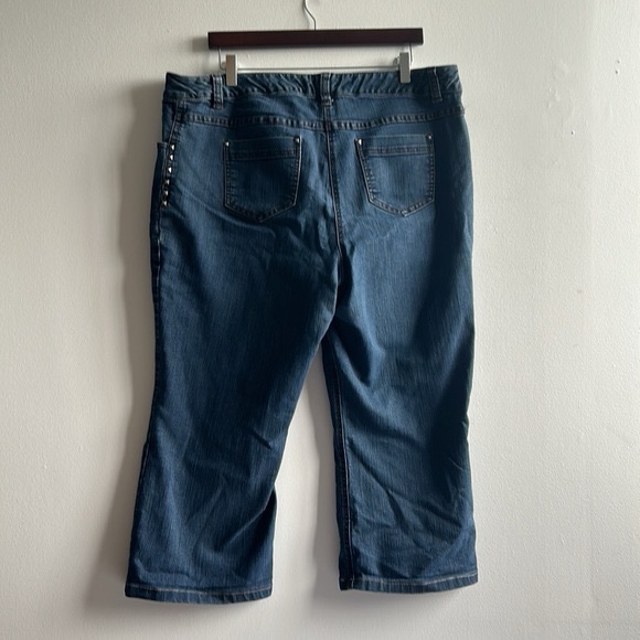 Denim Capris Size 18 - Picture 4 of 8